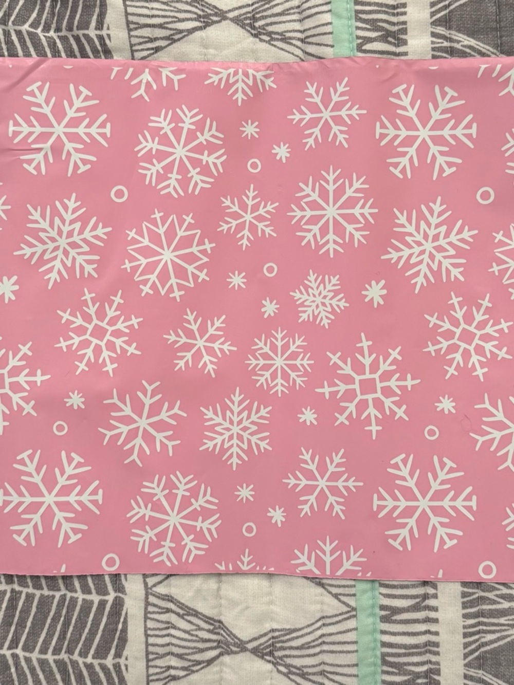25 Ct Pink Snowflake Winter Polymailers - 10x13 - Picture 7 of 8